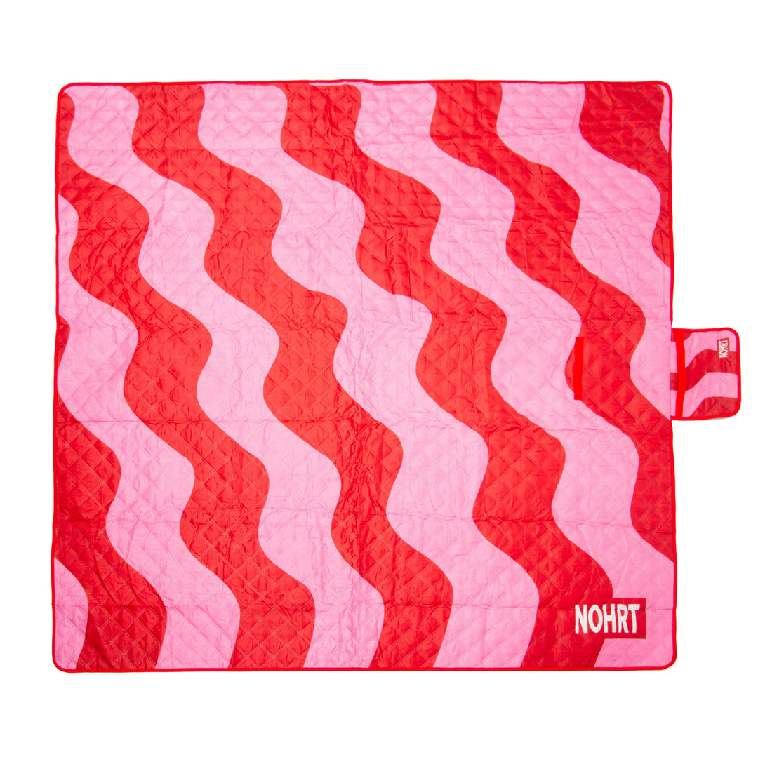 Rogue picnic blanket by NOHRT – adventurous design meets premium functionality