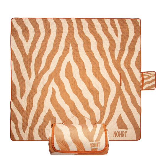 Wild design picnic blanket with coordinated storage bag – vibrant outdoor luxury by NOHRT